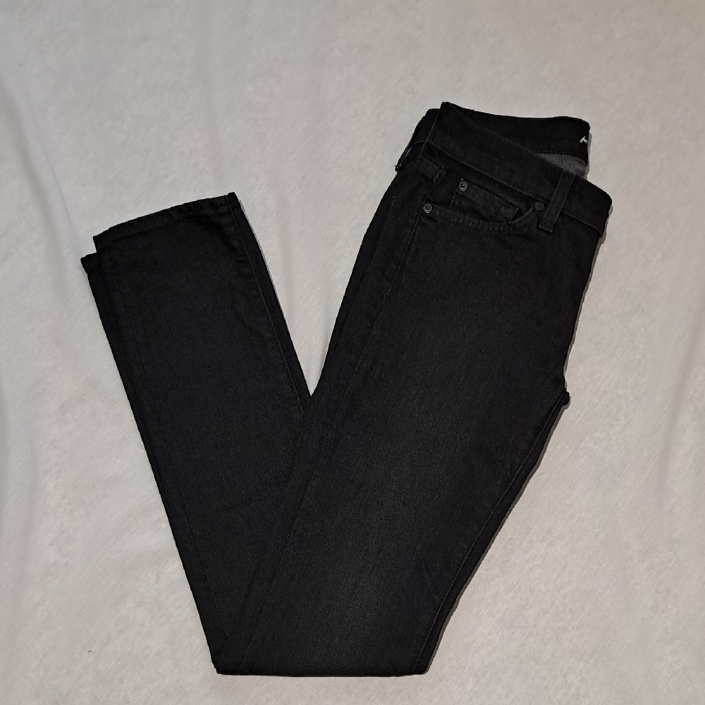 7 For All Mankind Roxanne jeans with Crystal back Pockets. Black.‎ Size 26.